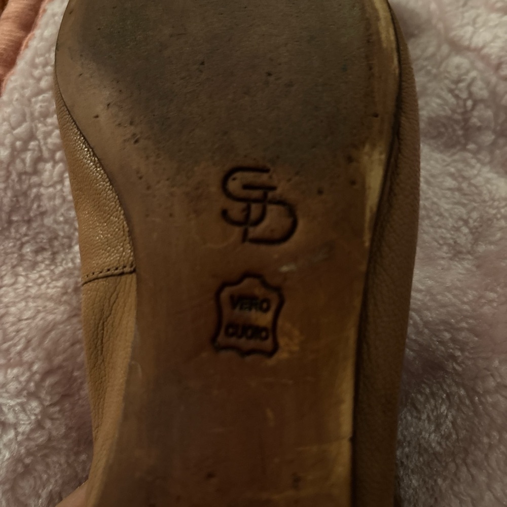 Joan & David Tan Leather Heels Vero cuoio